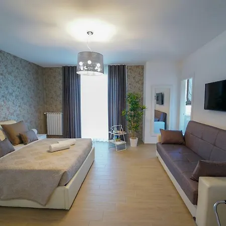 Wojtyla Airport Bed & Breakfast *