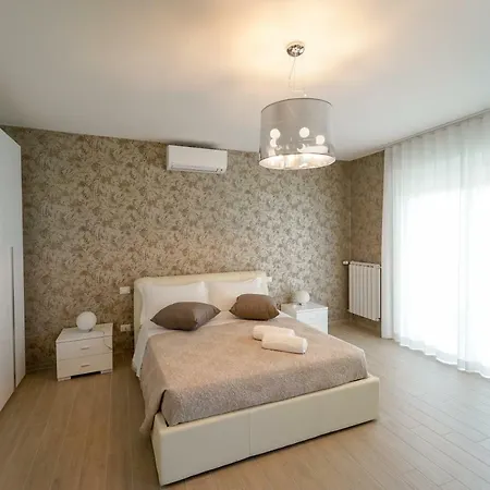 Bed and breakfast Wojtyla Airport Bari